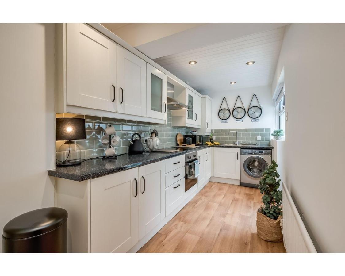 Central Belfast Apartments Belfast Work-Rest-Play R&R Bagian luar foto