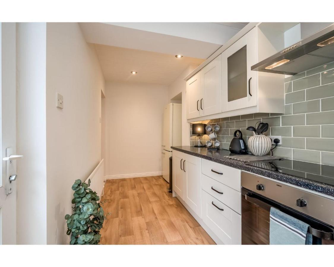 Central Belfast Apartments Belfast Work-Rest-Play R&R Bagian luar foto
