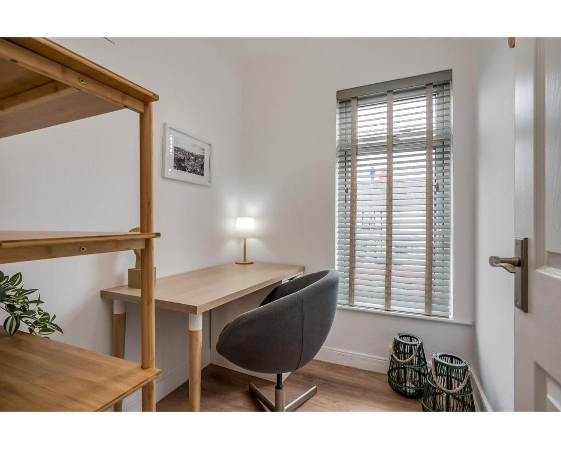 Central Belfast Apartments Belfast Work-Rest-Play R&R Bagian luar foto