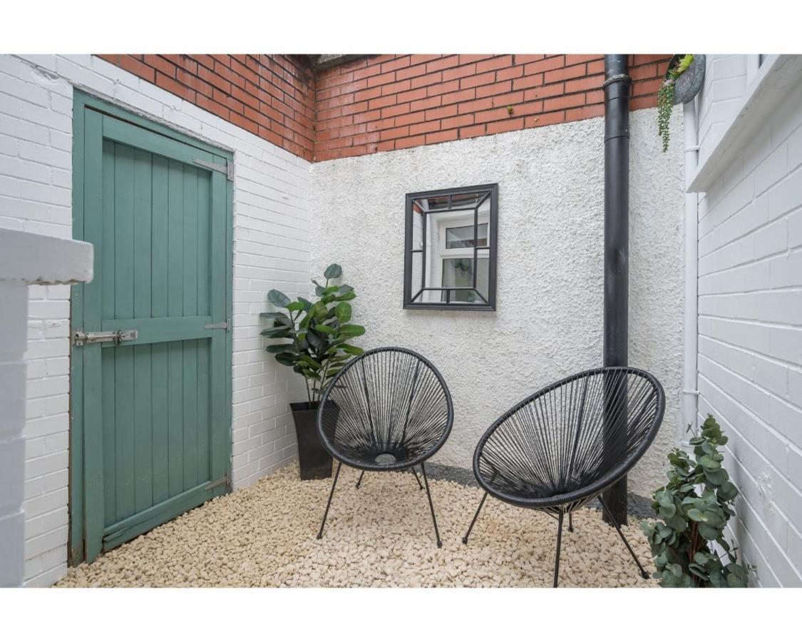 Central Belfast Apartments Belfast Work-Rest-Play R&R Bagian luar foto